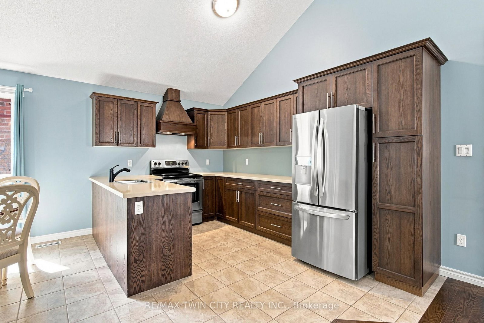 11 Lockwood Street • Cambridge, ON photo 8