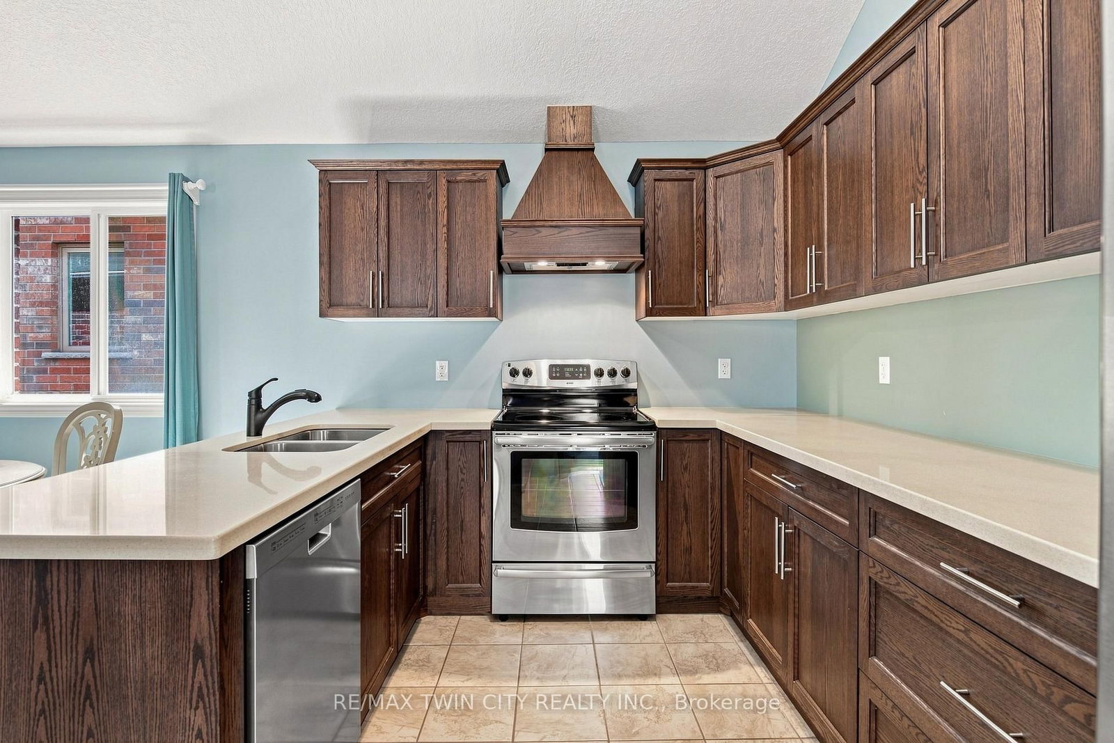 11 Lockwood Street • Cambridge, ON photo 9