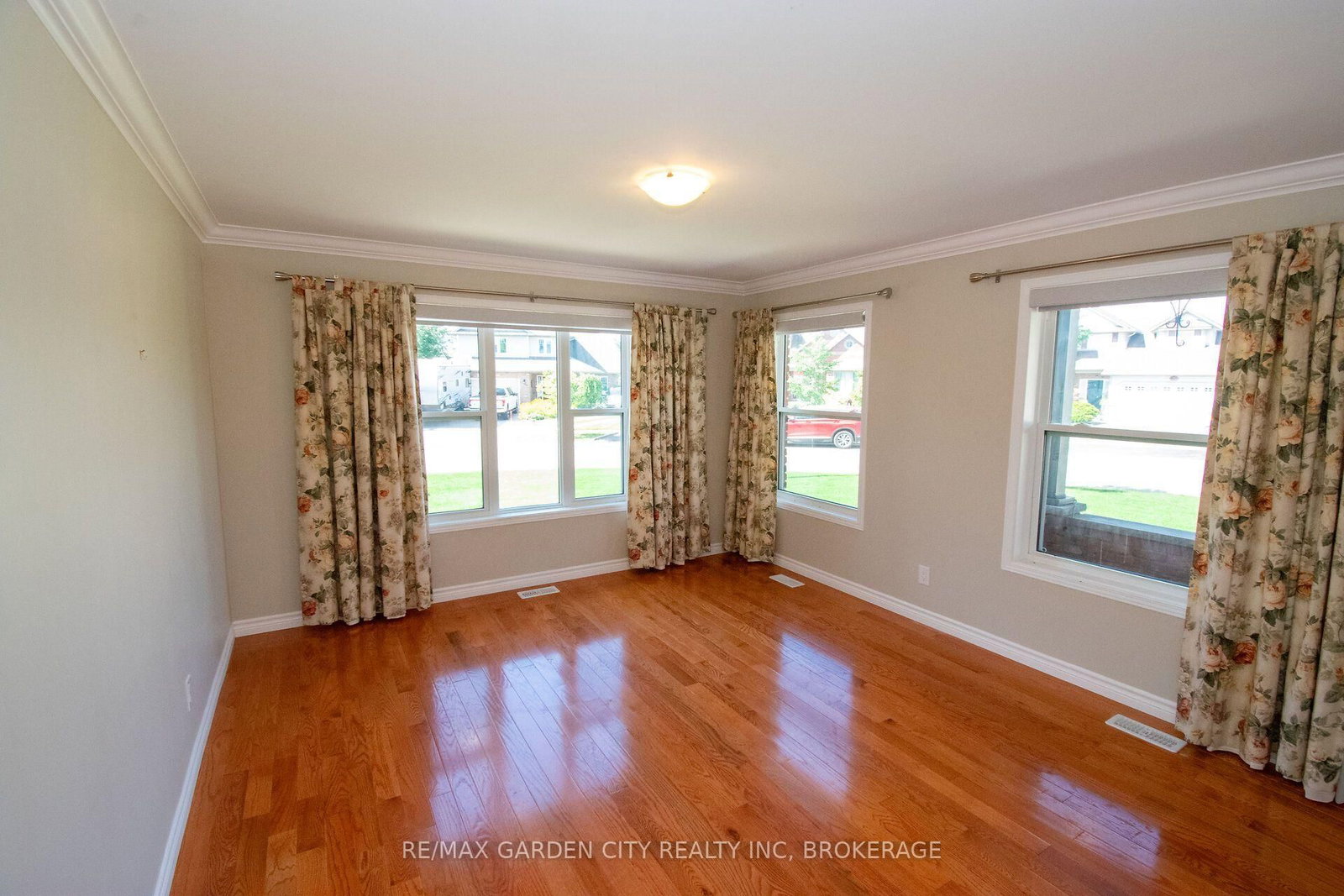 26 Las Road • West Lincoln, ON photo 13