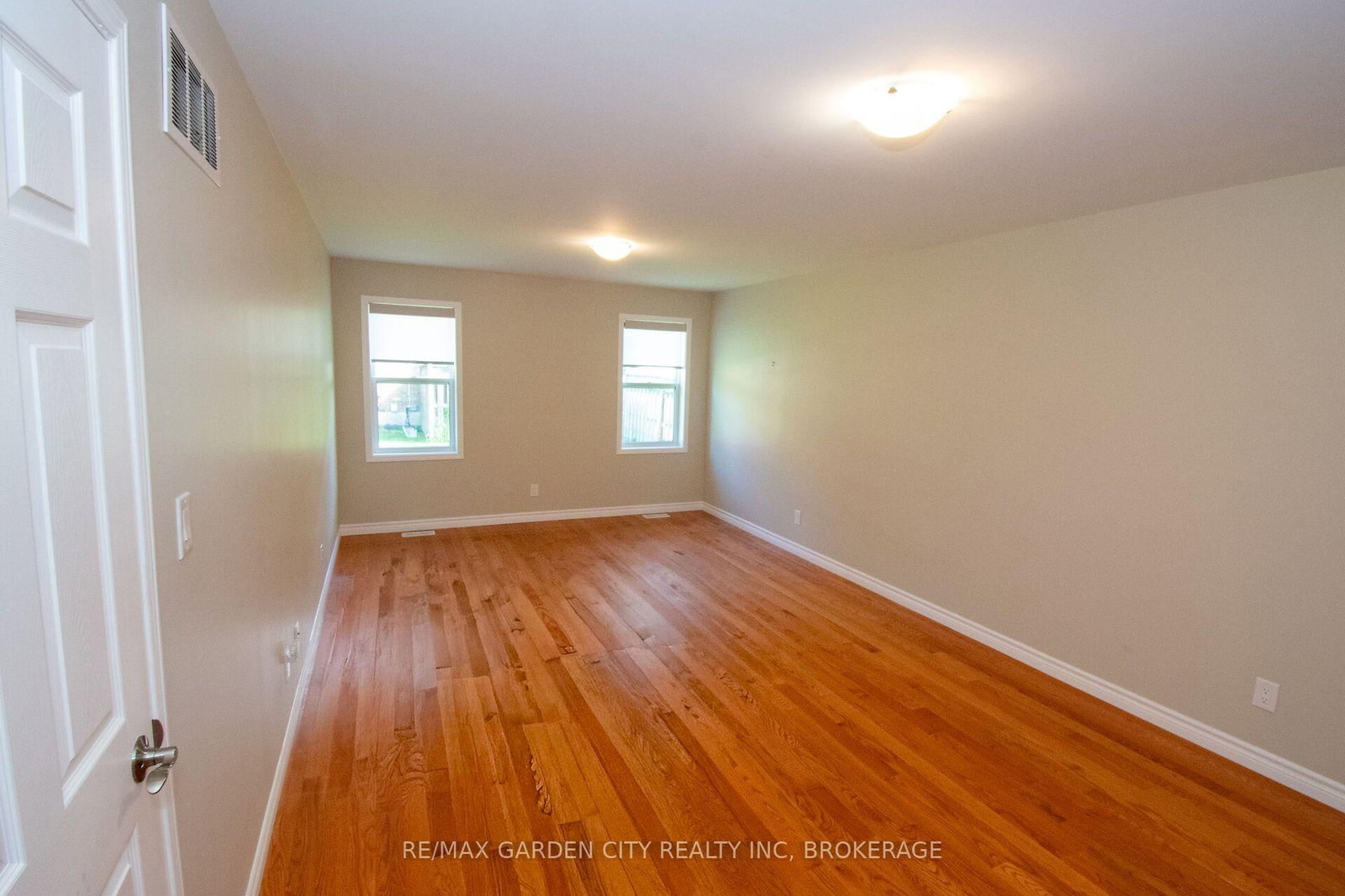 26 Las Road • West Lincoln, ON photo 14