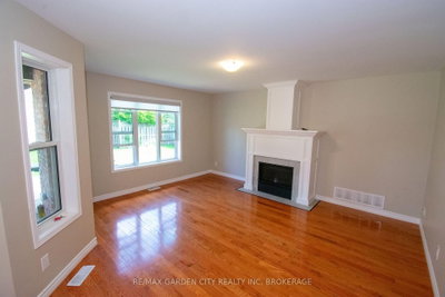 26 Las Road • West Lincoln, ON photo 8