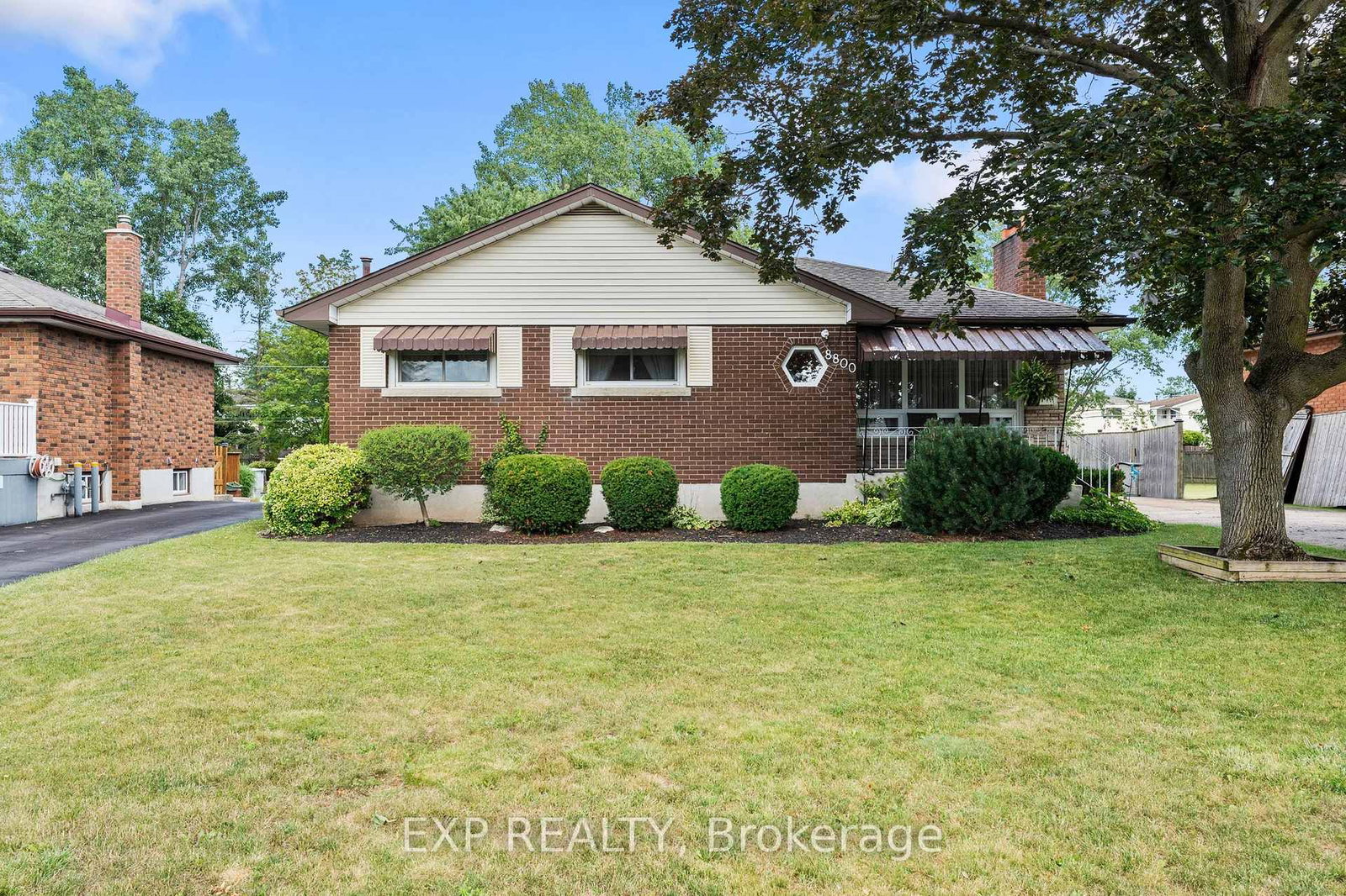 8800 Champlain Drive • Niagara Falls, ON photo 2