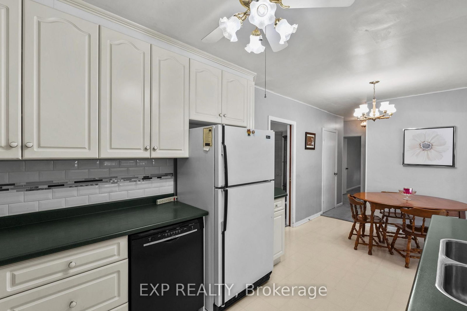 8800 Champlain Drive • Niagara Falls, ON photo 15