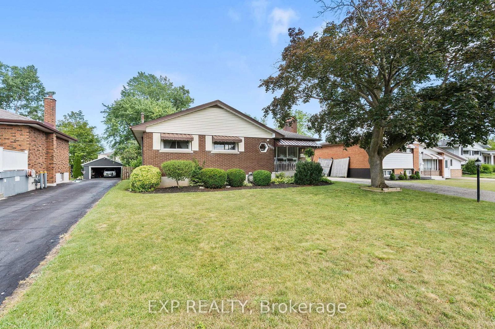 8800 Champlain Drive • Niagara Falls, ON photo 3