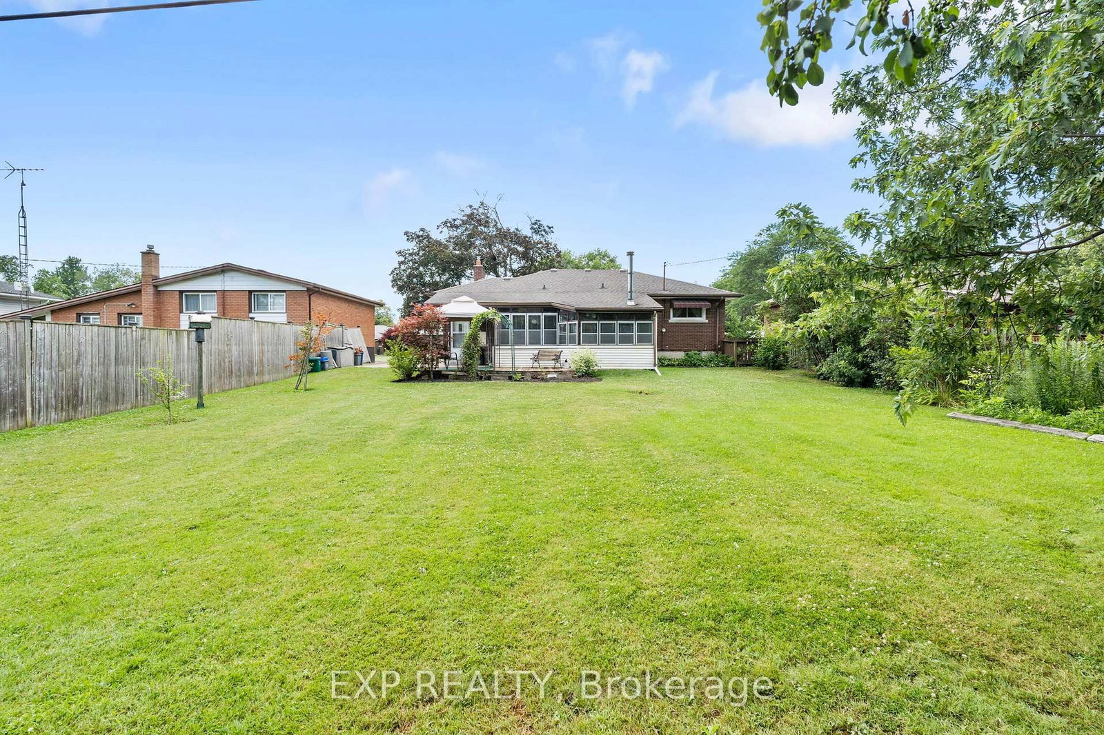 8800 Champlain Drive • Niagara Falls, ON photo 41