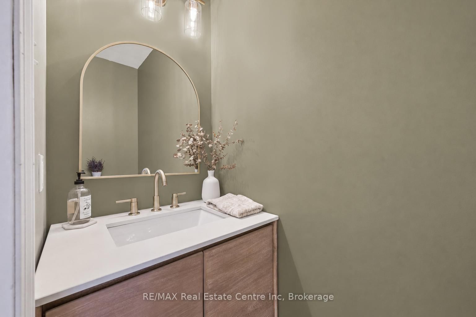 88 DECORSO Drive • #30 • Guelph, ON photo 11