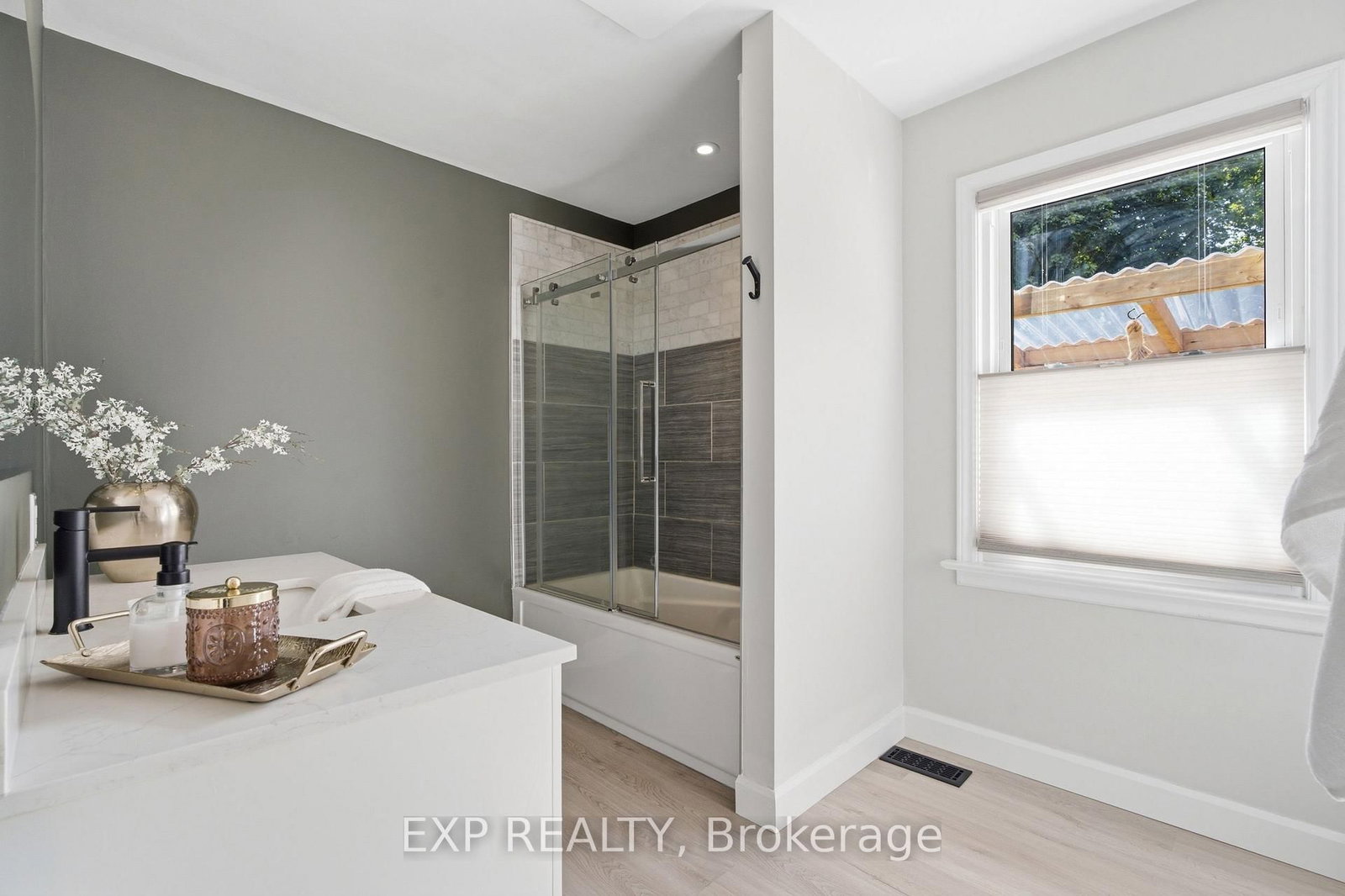 20 Hillview Street • Kitchener, ON photo 15