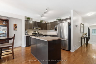 64 Collington Street • Ottawa, ON photo 6