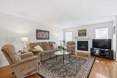 64 Collington Street • Ottawa, ON photo 9