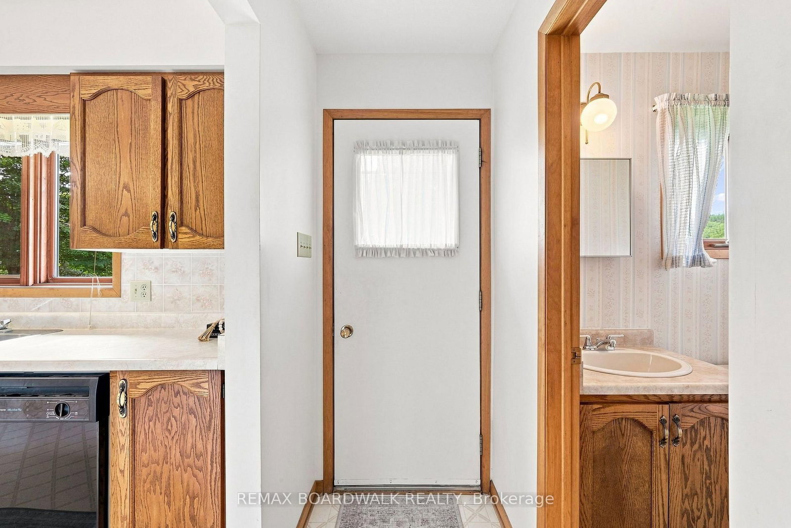 21 Maitland Street • Richmond, ON photo 16