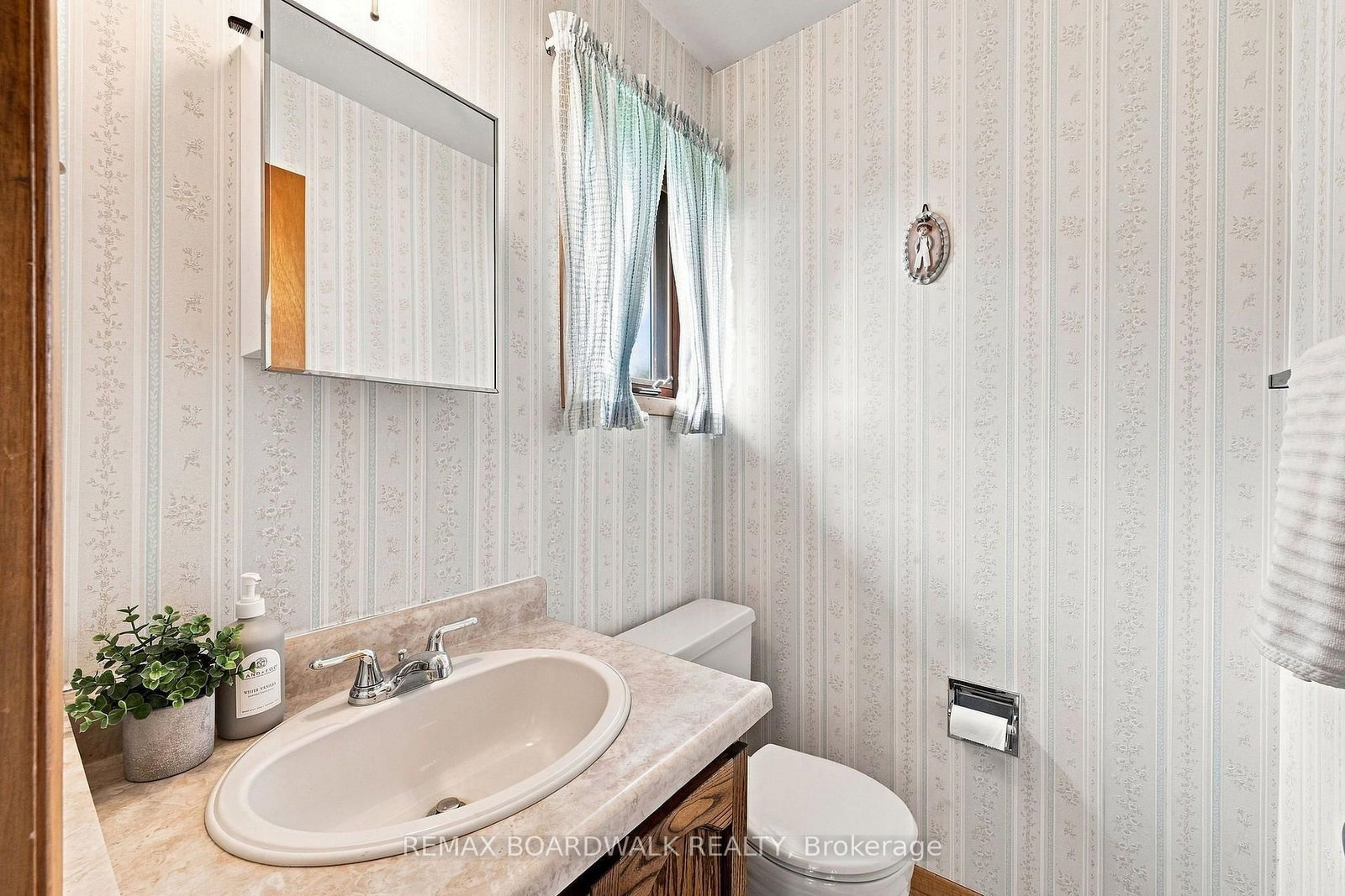 21 Maitland Street • Richmond, ON photo 17