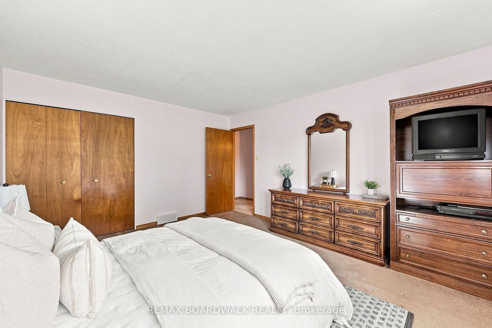 21 Maitland Street • Richmond, ON photo 26