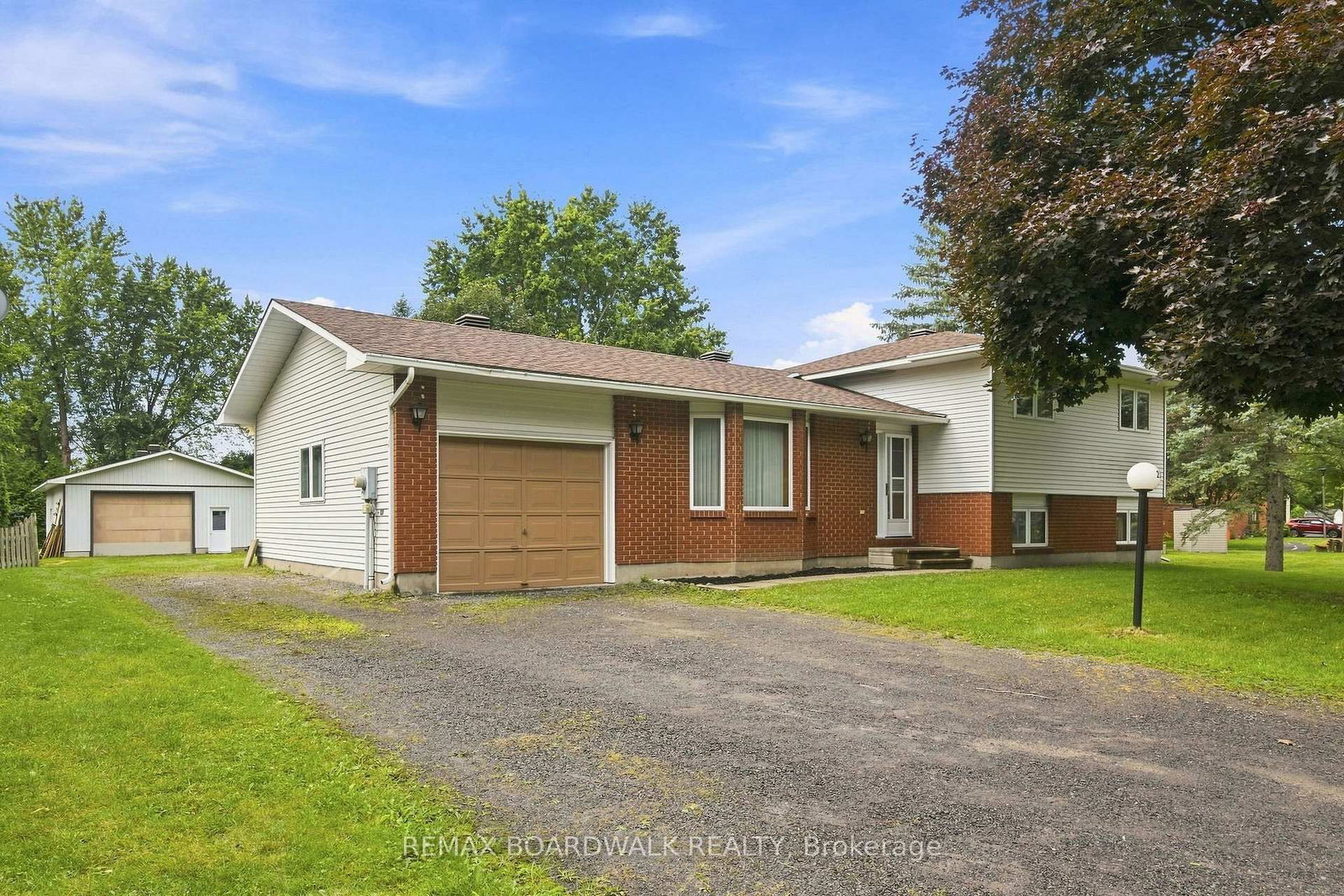 21 Maitland Street • Richmond, ON photo 42