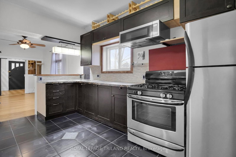 18 Wharncliffe Road S