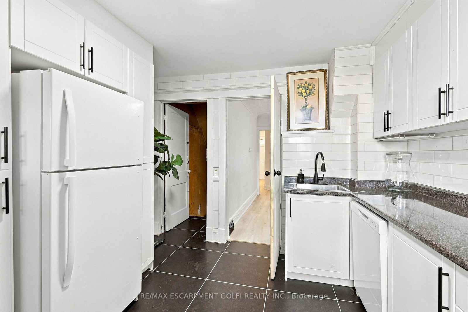 463 Dunsmure Avenue • Hamilton, ON photo 10