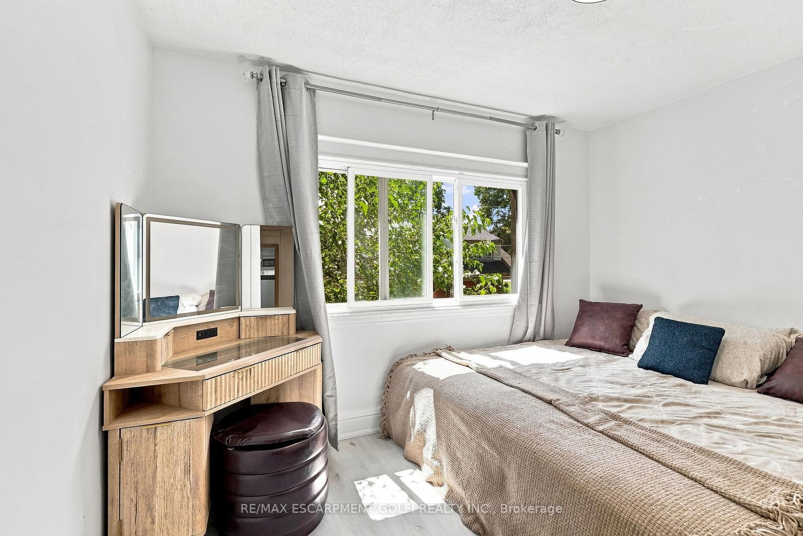 463 Dunsmure Avenue • Hamilton, ON photo 12