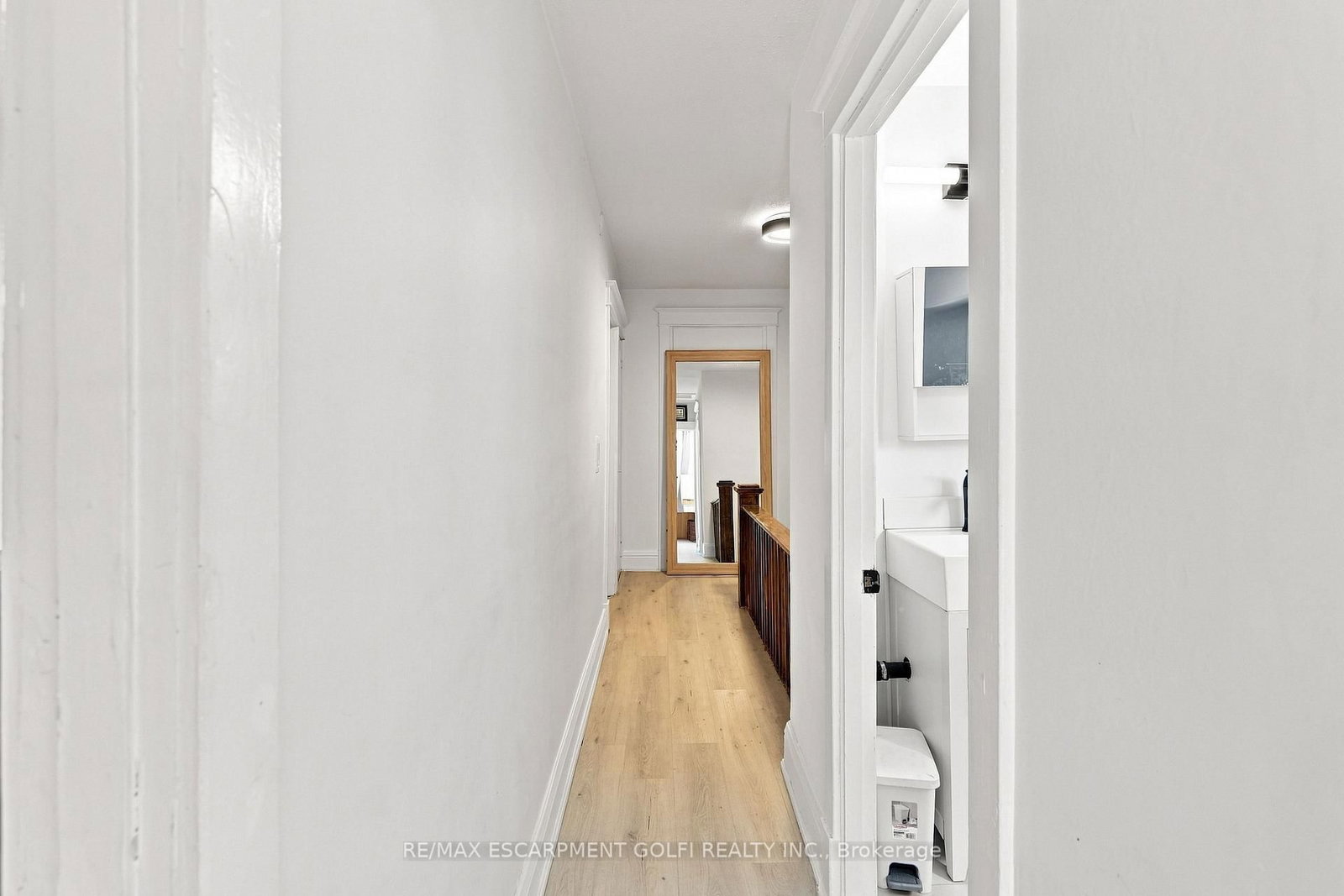 463 Dunsmure Avenue • Hamilton, ON photo 13