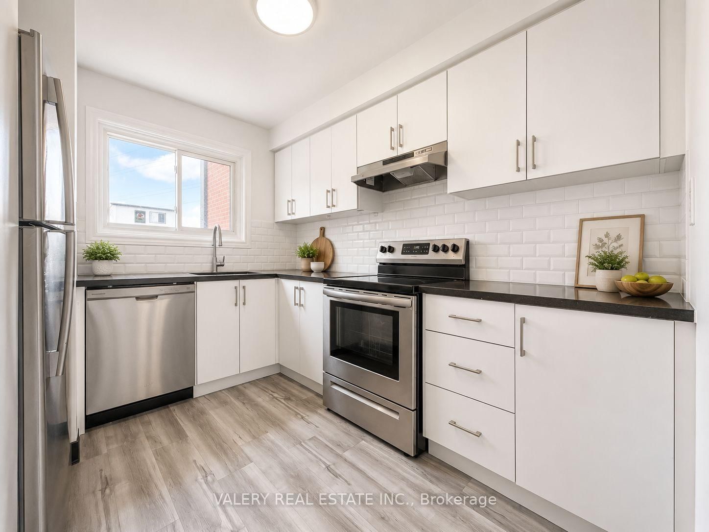 E - 516 Sunnydale Place, Waterloo 4