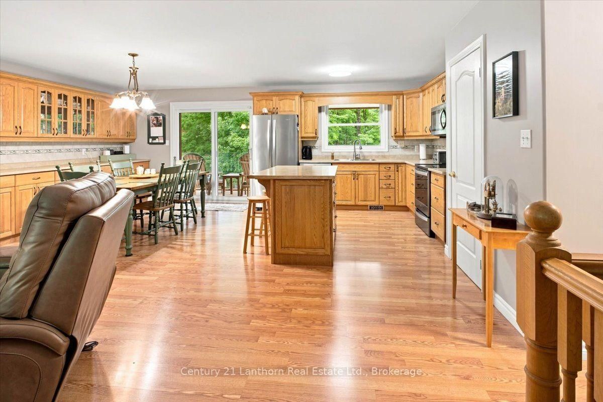 18448 Highway 62 • Madoc, ON photo 11