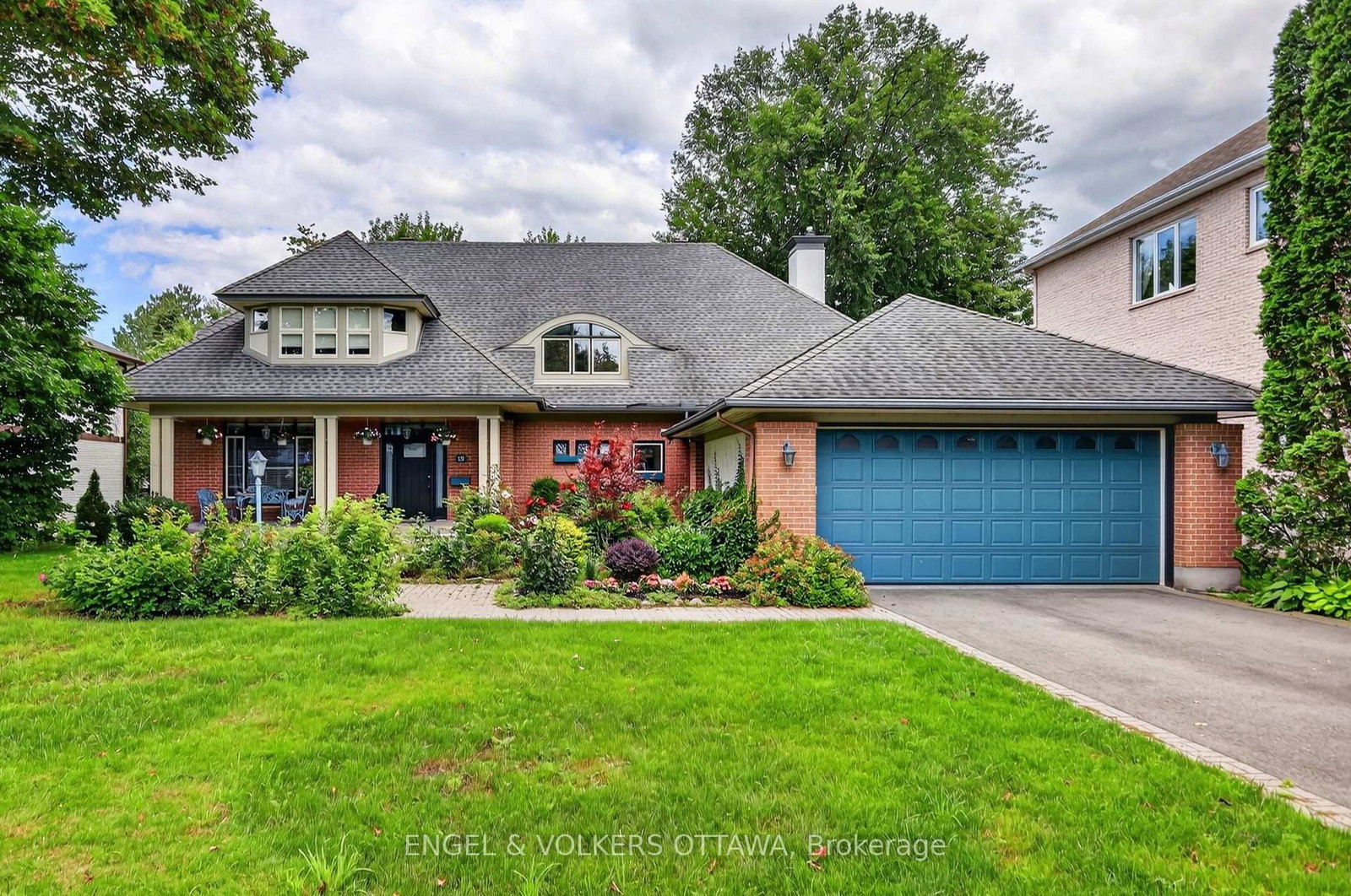 13 Chinook Crescent • Ottawa, ON photo 1