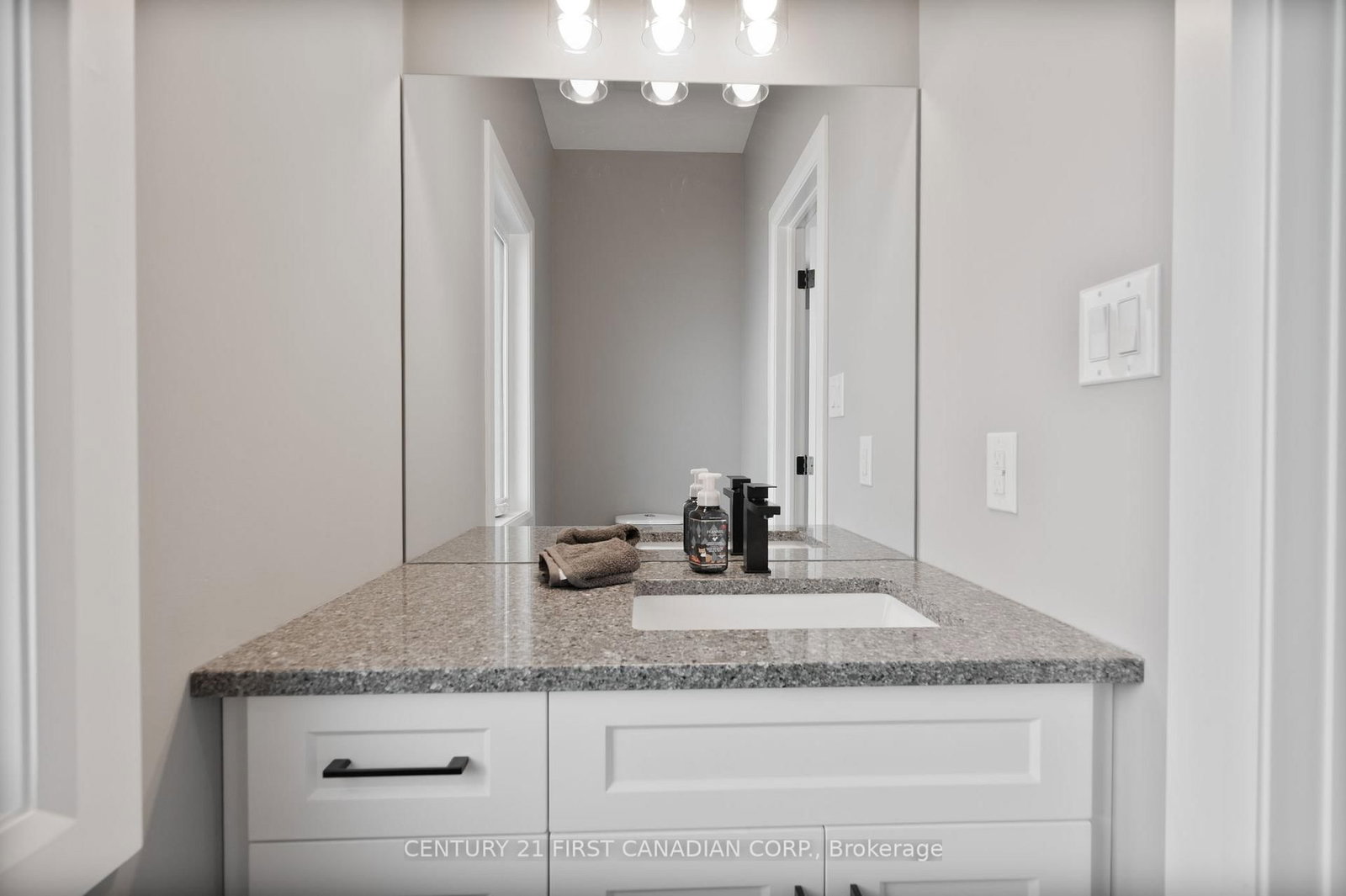 110 Sheldabren Street • North Middlesex, ON photo 13