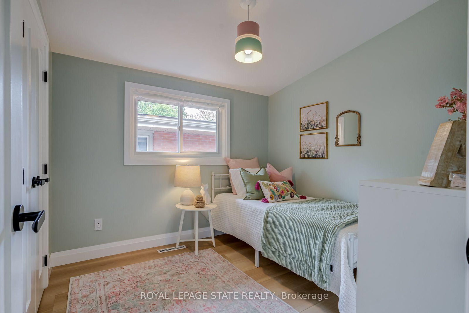28 Helen Street • Hamilton, ON photo 18