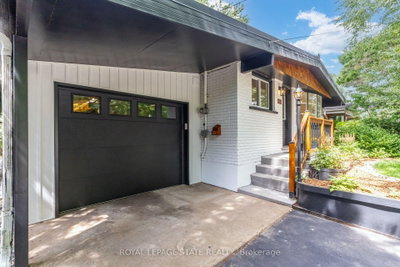 28 Helen Street • Hamilton, ON photo 5