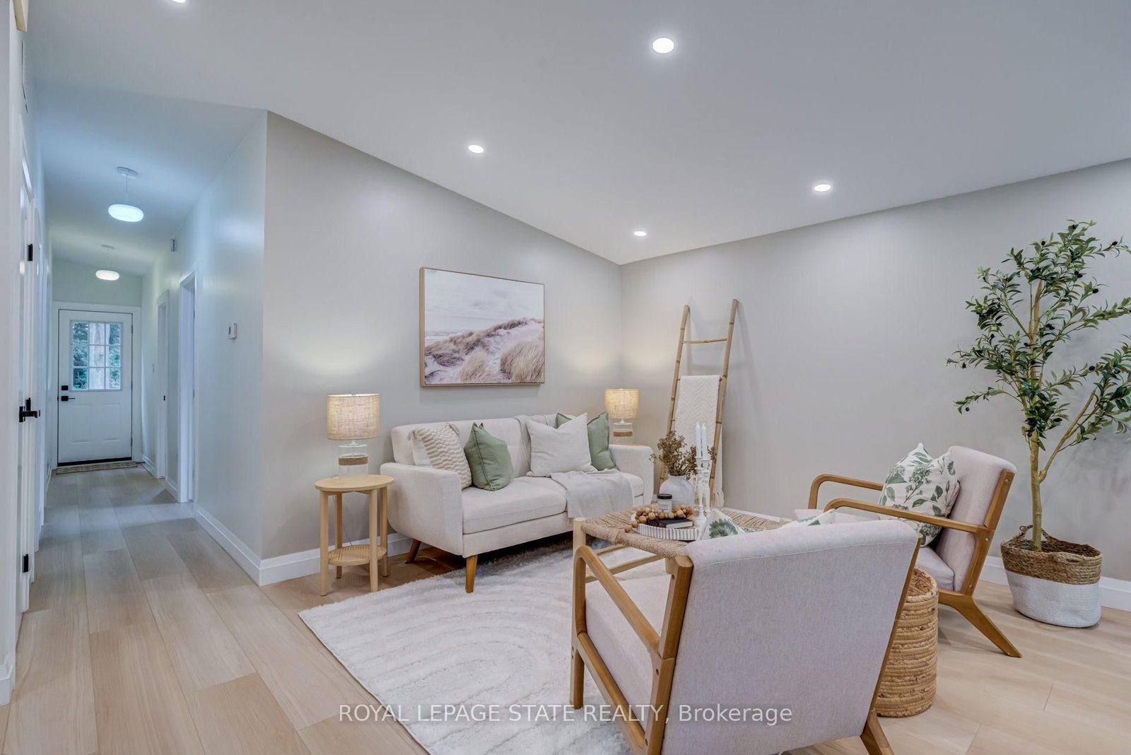 28 Helen Street • Hamilton, ON photo 9