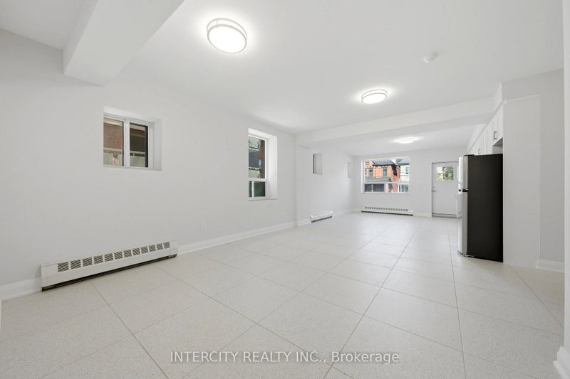 3 - 91 Wentworth Street S