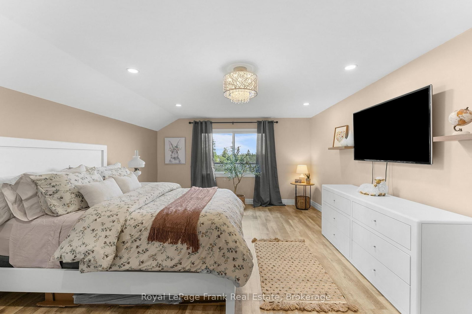 215 Francis Street • Kawartha Lakes, ON photo 24