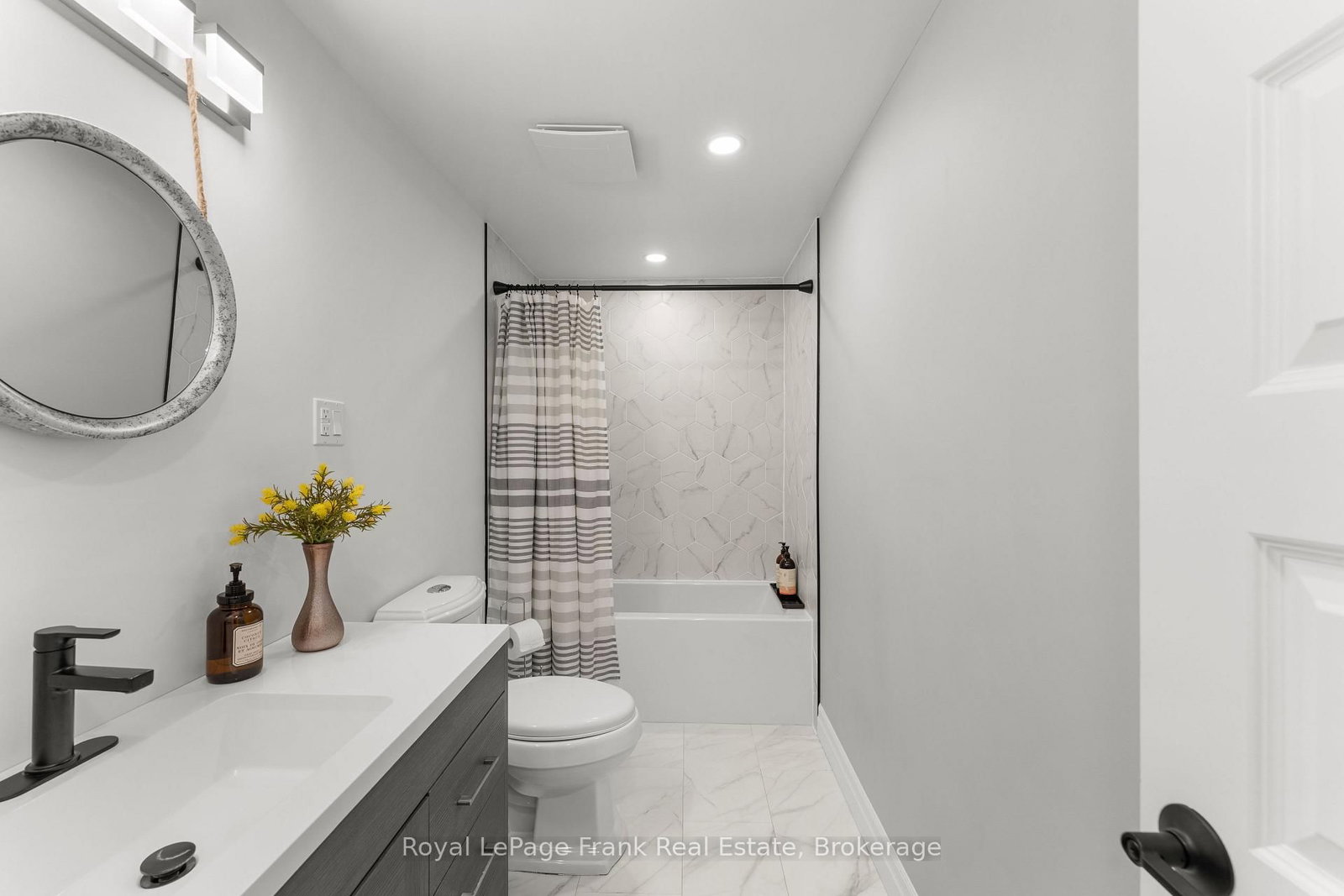 215 Francis Street • Kawartha Lakes, ON photo 27