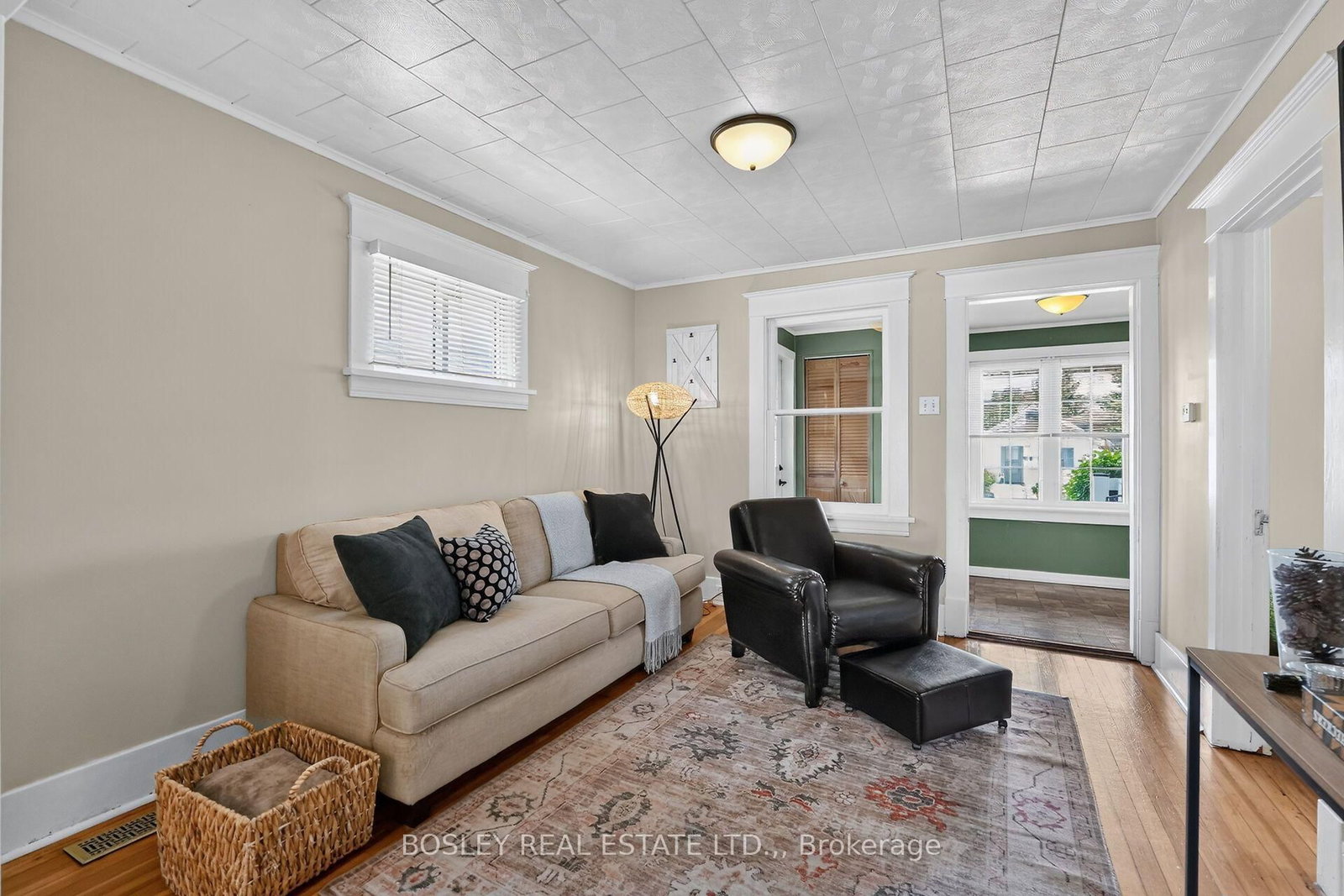 Listing Image 7