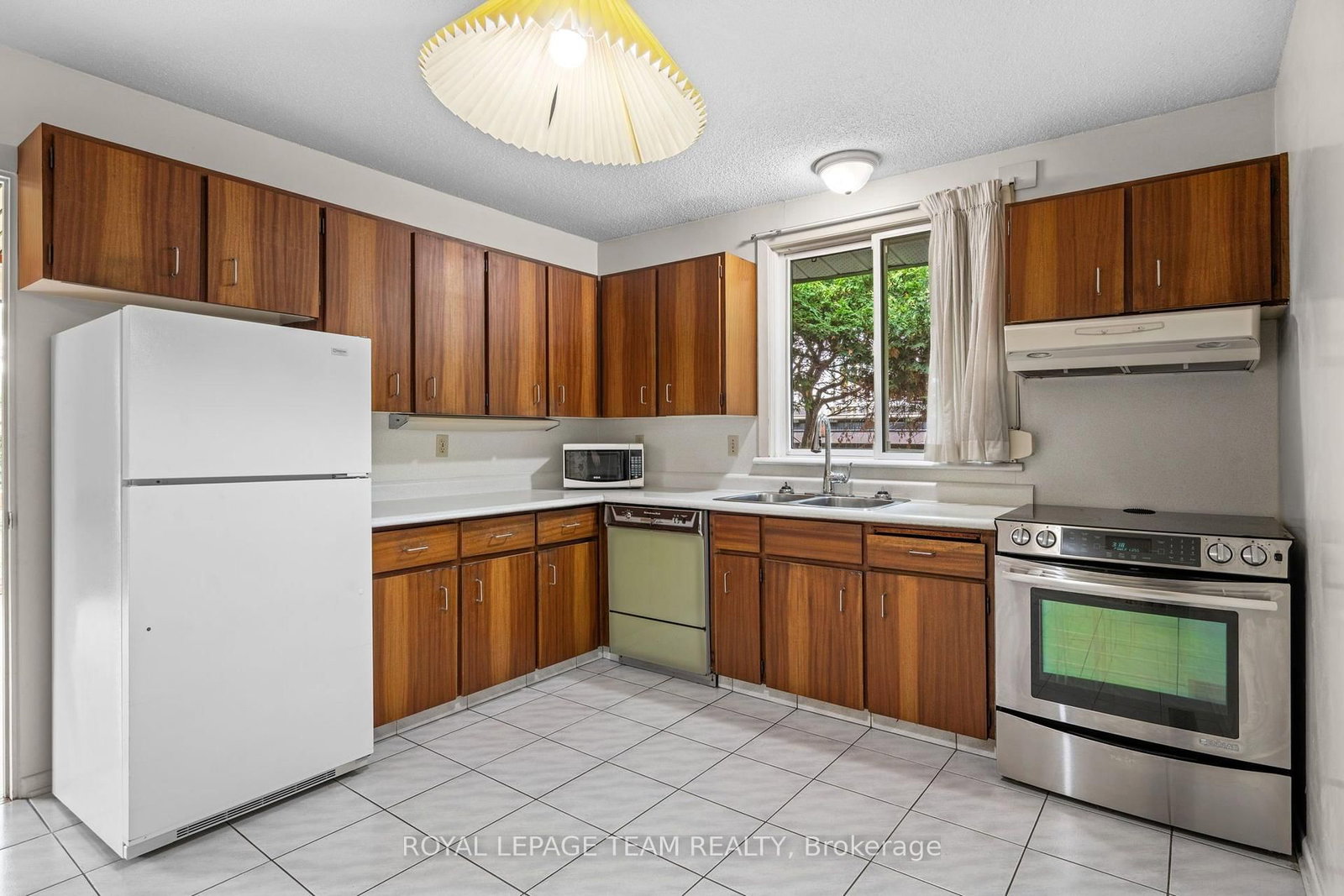 1380 Marchand Street • Ottawa, ON photo 13