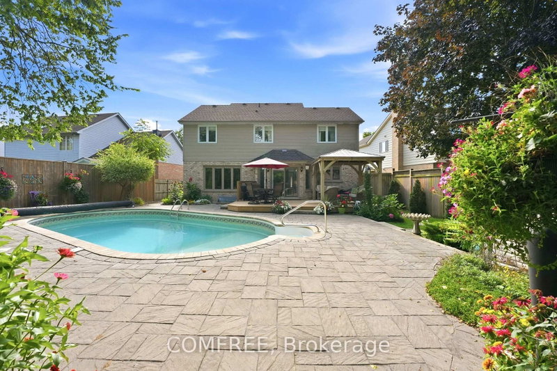 10 Sinclair Crescent