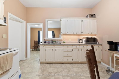 132 Queen Street • Central Huron, ON photo 4