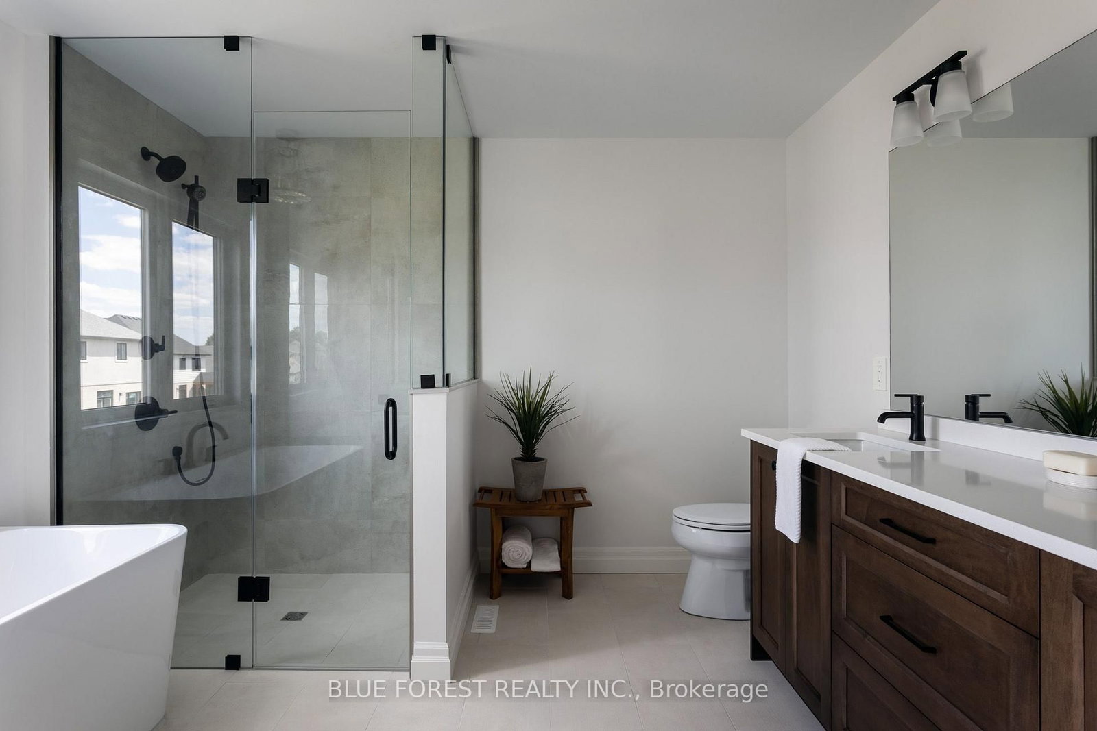 246 Harvest Lane • Thames Centre, ON photo 15