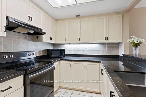 811 Grandview Hilltop Drive • #8 • Huntsville, ON photo 12