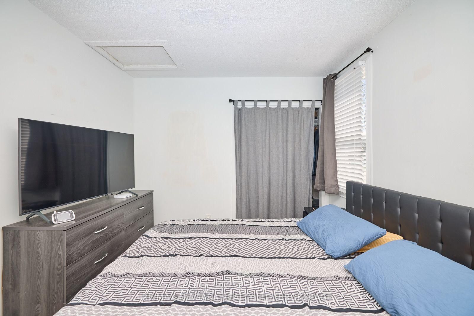 44 Churchill Street • St. Catharines, ON photo 10