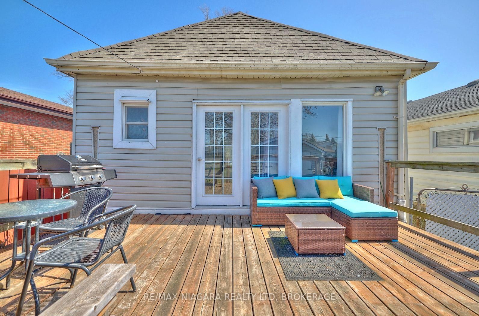 44 Churchill Street • St. Catharines, ON photo 24
