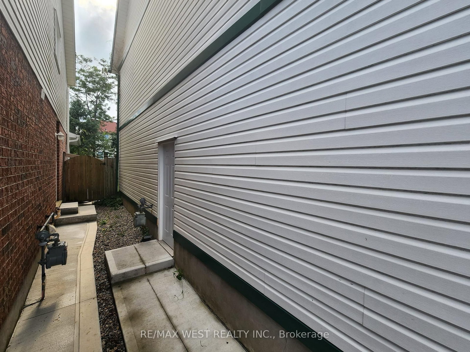 792 Butternut Avenue • Waterloo, ON photo 25