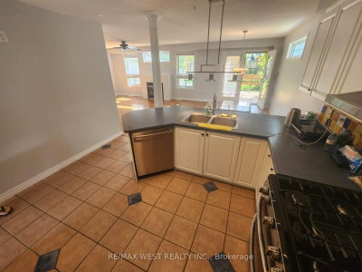 792 Butternut Avenue • Waterloo, ON photo 4