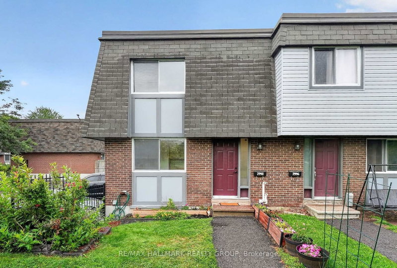 2998 Fairlea Crescent