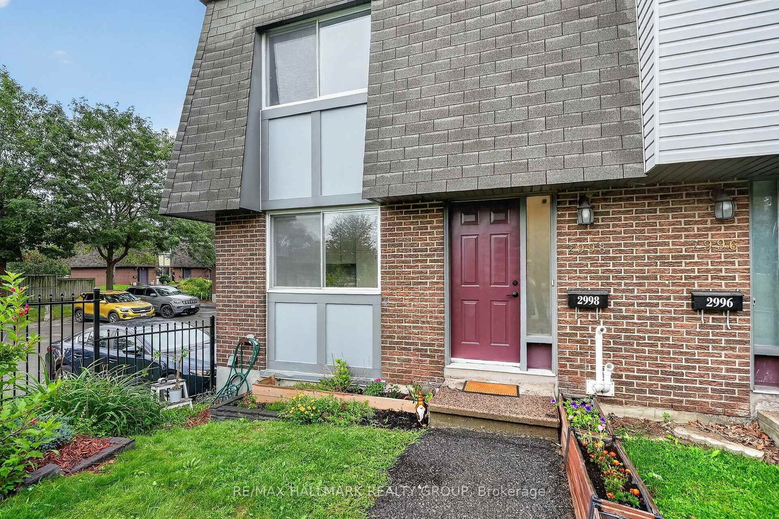Listing photo 2