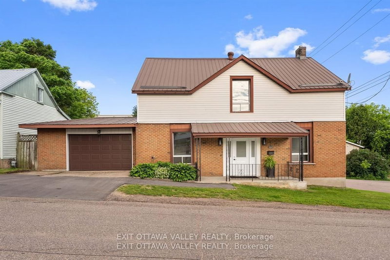 164 Maple Ave photo 1