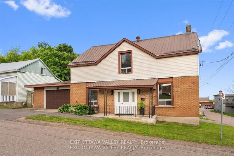 164 Maple Ave photo 3