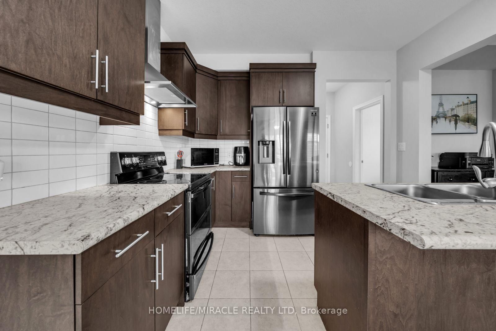 83 Monarch Street • Welland, ON photo 10