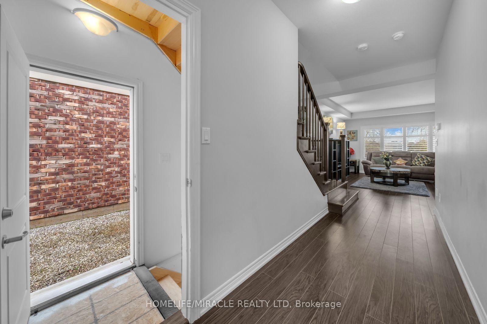 83 Monarch Street • Welland, ON photo 16