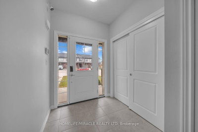 83 Monarch Street • Welland, ON photo 2