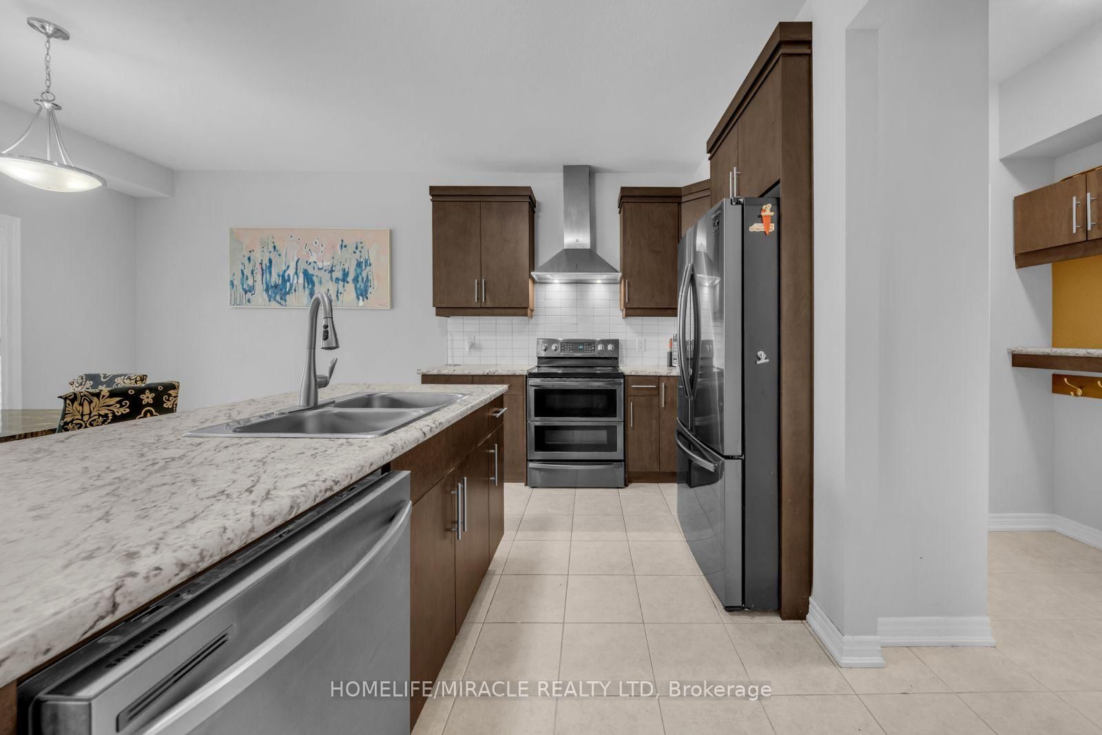 83 Monarch Street • Welland, ON photo 8