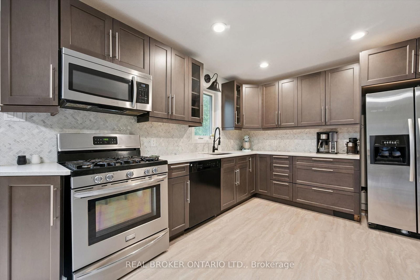 27 Dawson Drive • Kincardine, ON photo 7